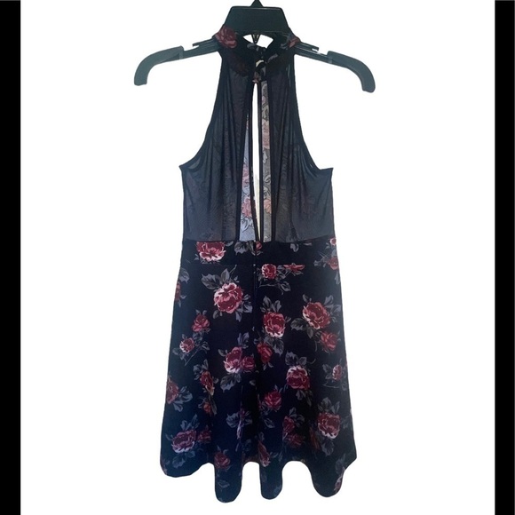 Charlotte Russe sleeveless dress - Picture 4 of 7